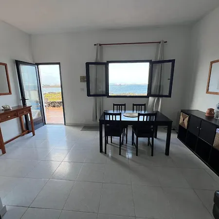 Casa El Lajiar بيت للعطل